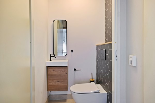 Medium property photo - Bos en Lommerplein 46, 1055 EK Amsterdam